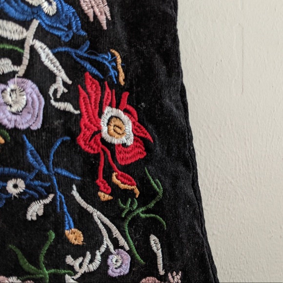 *NWOT* Embroidered skirts - Picture 2 of 3